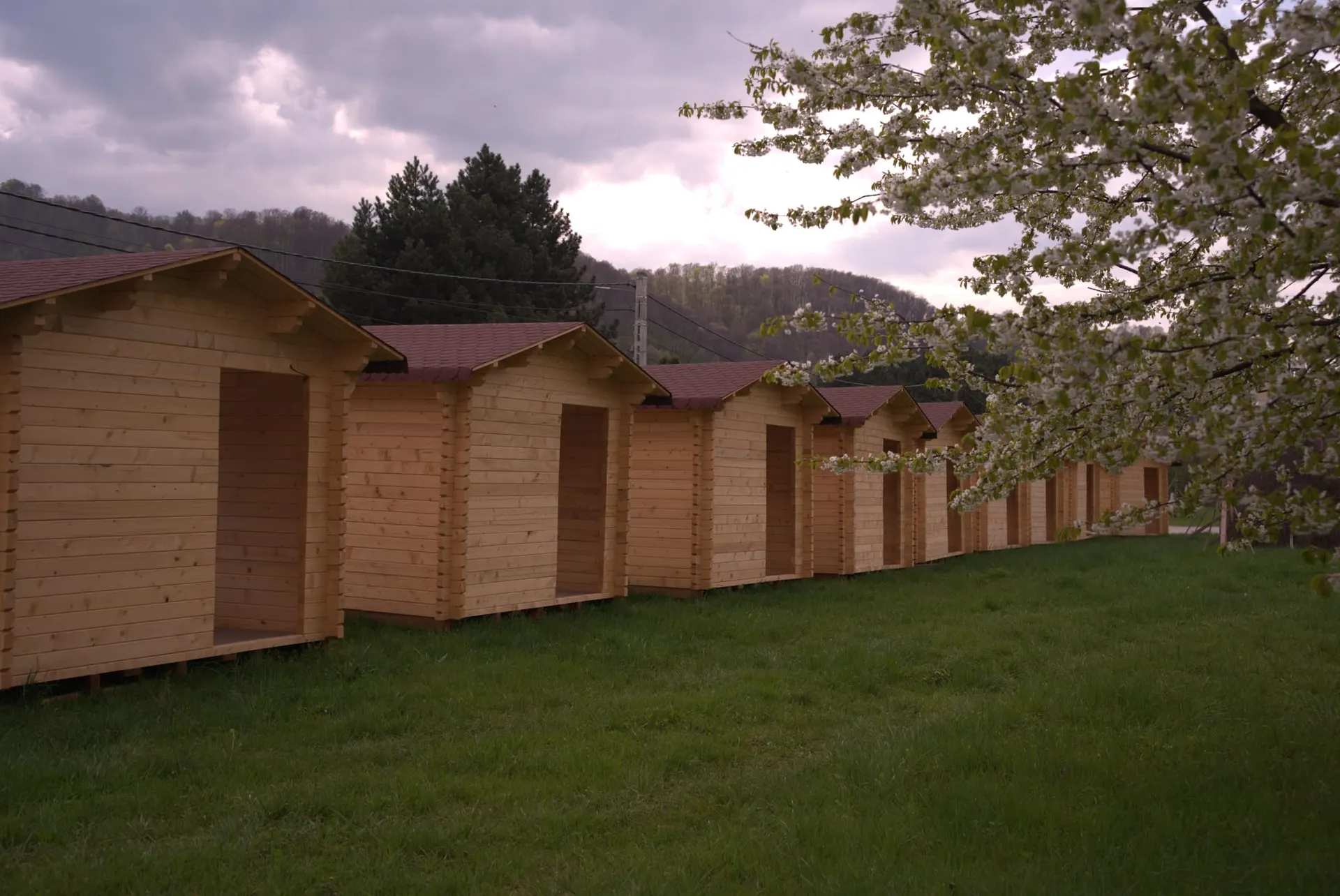 Cabană tip A — Cabane gata, înainte de livrare